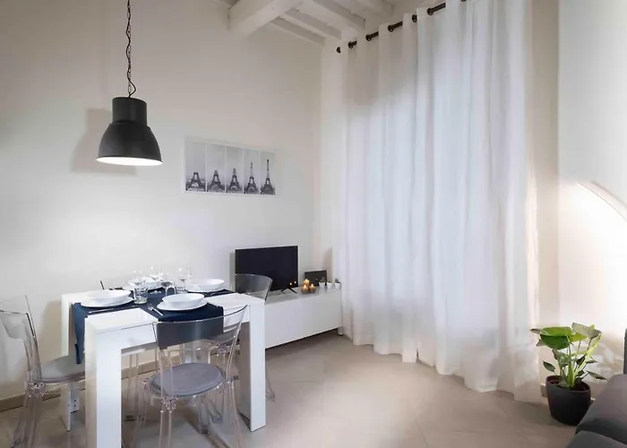 La Casa Fl *